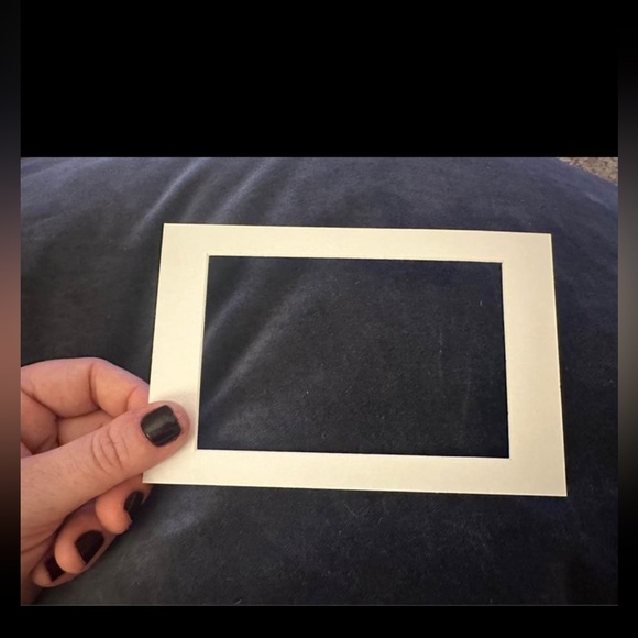 Gray Malin quote posts are 4x6 print framed in either white or black frame - Picture 4 of 6